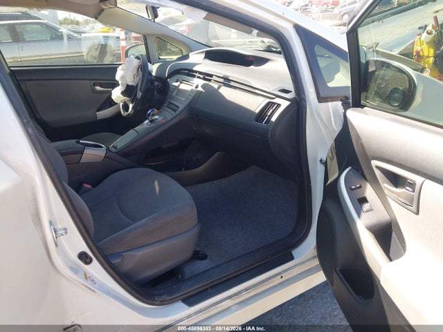 Toyota Prius Two 2015 JTDKN3DUXF0446867 Image 5