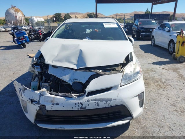 Toyota Prius Two 2015 JTDKN3DUXF0446867 Image 6