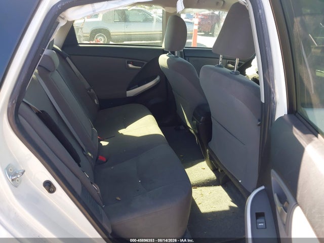 Toyota Prius Two 2015 JTDKN3DUXF0446867 Image 8
