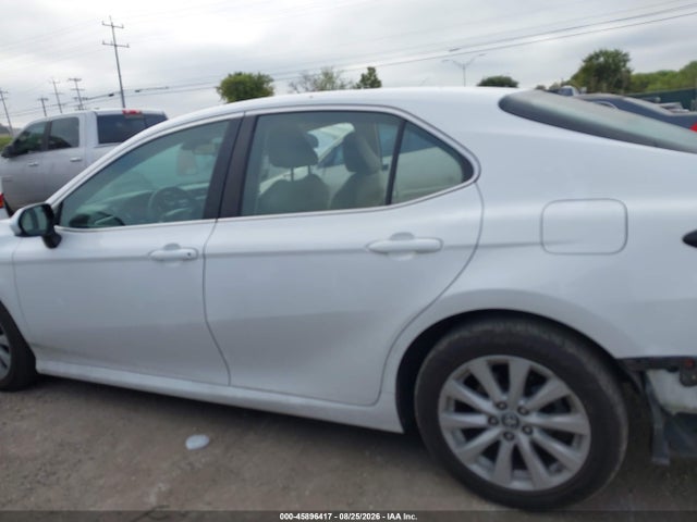 Aukcja sprzedaży 2018 Toyota Camry Le, vin: 4T1B11HK9JU055523, numer aukcji: 45896417