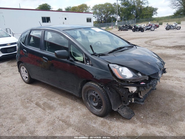 45896552 :رقم المزاد ، JHMGE8H38DC067235 vin ، 2013 Honda Fit مزاد بيع