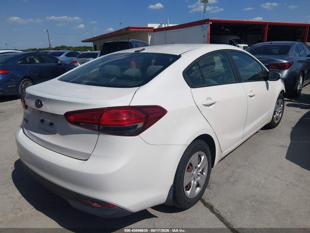 45896630 :رقم المزاد ، 3KPFL4A7XHE102266 vin ، 2017 Kia Forte Lx مزاد بيع