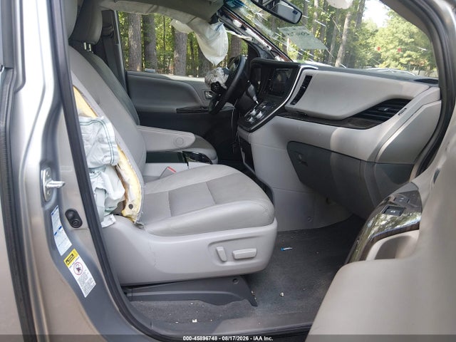 45896748 :رقم المزاد ، 5TDDK3DC4FS096769 vin ، 2015 Toyota Sienna Xle 7 Passenger مزاد بيع