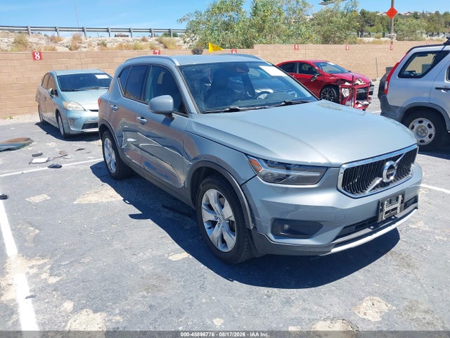 Volvo Xc40 T4 Momentum 2021 YV4AC2HK7M2604519 zdjęcie główne