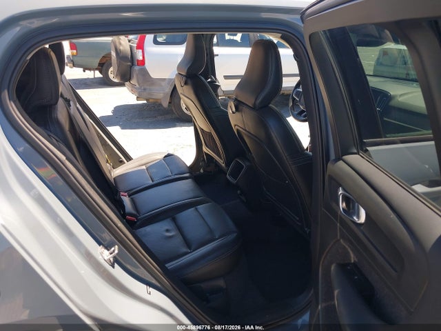 YV4AC2HK7M2604519 Volvo Xc40 T4 Momentum