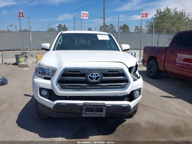 2017 Toyota Tacoma Sr5 მანქანა იყიდება აუქციონზე, vin: 5TFAX5GN6HX084228, აუქციონის ნომერი: 45896843