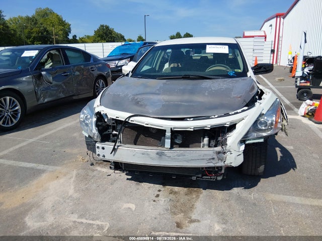 2015 Nissan Altima 2.5 Sv მანქანა იყიდება აუქციონზე, vin: 1N4AL3AP7FC221259, აუქციონის ნომერი: 45896914