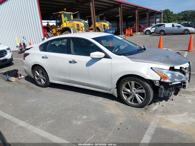 2015 Nissan Altima 2.5 Sv მანქანა იყიდება აუქციონზე, vin: 1N4AL3AP7FC221259, აუქციონის ნომერი: 45896914