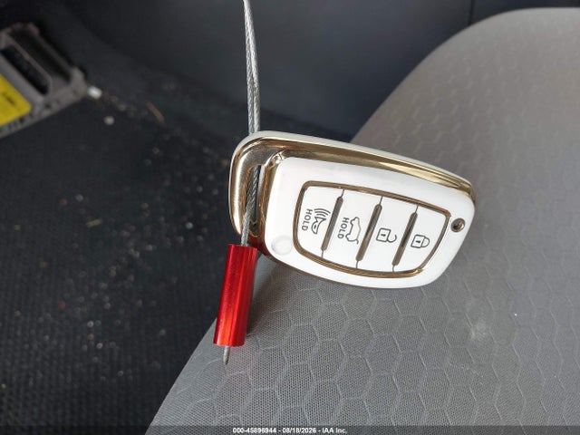 2020 Hyundai Elantra Value Edition მანქანა იყიდება აუქციონზე, vin: 5NPD84LF7LH555214, აუქციონის ნომერი: 45896944
