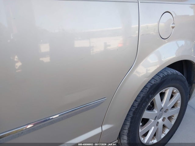 2013 Chrysler Town & Country Touring მანქანა იყიდება აუქციონზე, vin: 2C4RC1BG4DR737499, აუქციონის ნომერი: 45896952