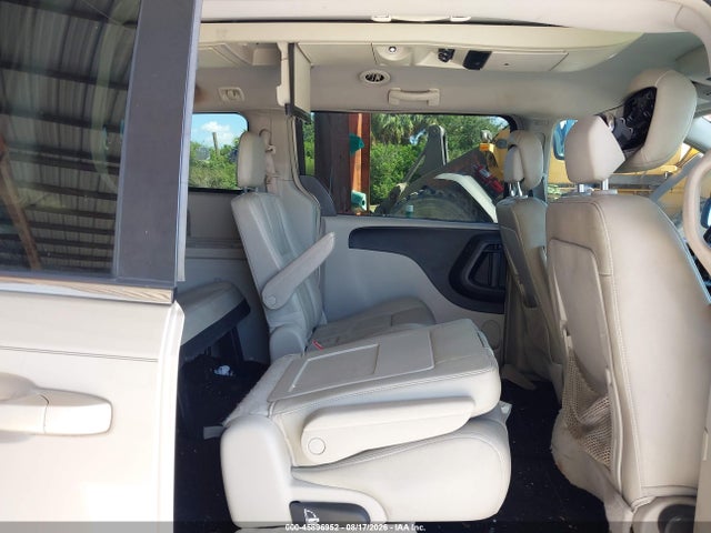 2013 Chrysler Town & Country Touring მანქანა იყიდება აუქციონზე, vin: 2C4RC1BG4DR737499, აუქციონის ნომერი: 45896952
