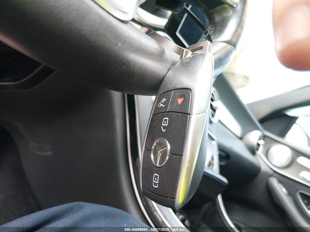 2019 Mercedes-benz C 300 4matic მანქანა იყიდება აუქციონზე, vin: 55SWF8EB9KU313388, აუქციონის ნომერი: 45896965