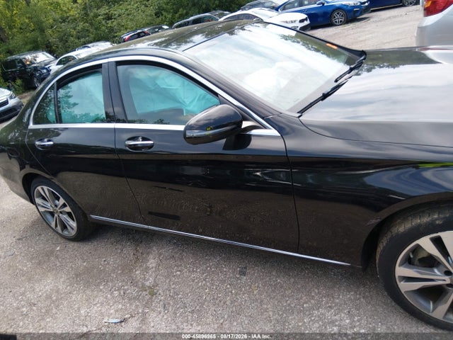 2019 Mercedes-benz C 300 4matic მანქანა იყიდება აუქციონზე, vin: 55SWF8EB9KU313388, აუქციონის ნომერი: 45896965