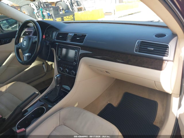 2014 Volkswagen Passat 2.0l Tdi Sel Premium მანქანა იყიდება აუქციონზე, vin: 1VWCN7A39EC093748, აუქციონის ნომერი: 45896993
