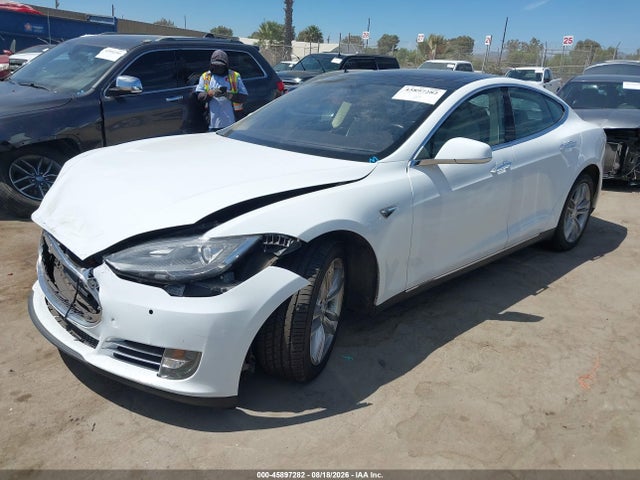 2014 Tesla Model S P85 მანქანა იყიდება აუქციონზე, vin: 5YJSA1H14EFP35758, აუქციონის ნომერი: 45897282