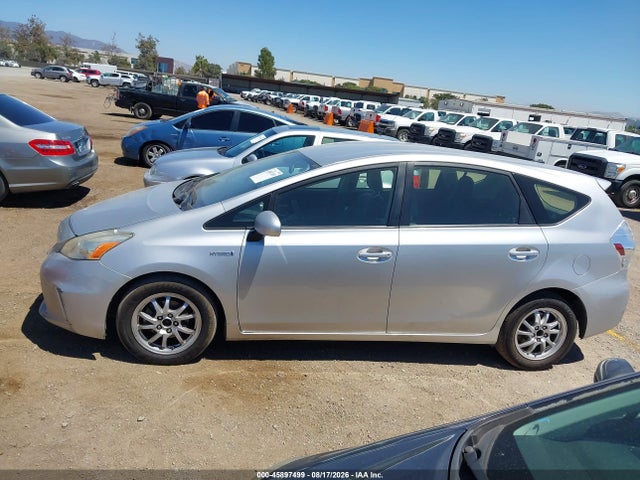 Toyota Prius V Three 2014 JTDZN3EUXEJ002586 Image 14