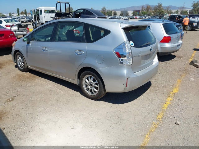 Toyota Prius V Three 2014 JTDZN3EUXEJ002586 Image 3