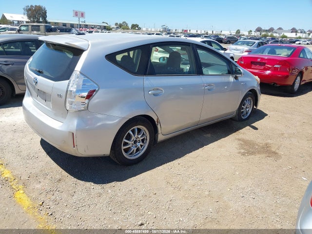 Toyota Prius V Three 2014 JTDZN3EUXEJ002586 Image 4
