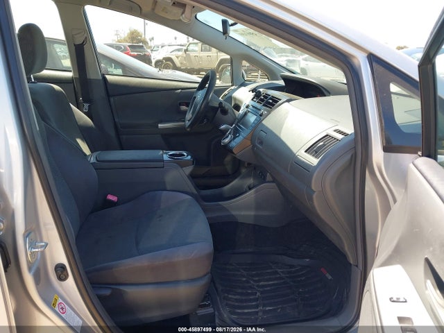 Toyota Prius V Three 2014 JTDZN3EUXEJ002586 Image 5