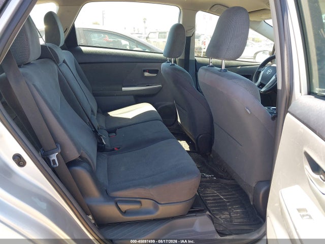 Toyota Prius V Three 2014 JTDZN3EUXEJ002586 Image 8