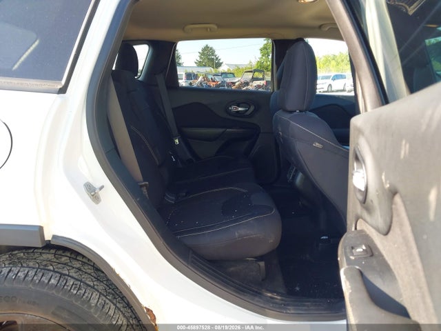 Продажа на аукционе авто 2015 Jeep Cherokee Latitude Altitude, vin: 1C4PJMCS0FW719870, номер лота: 45897528