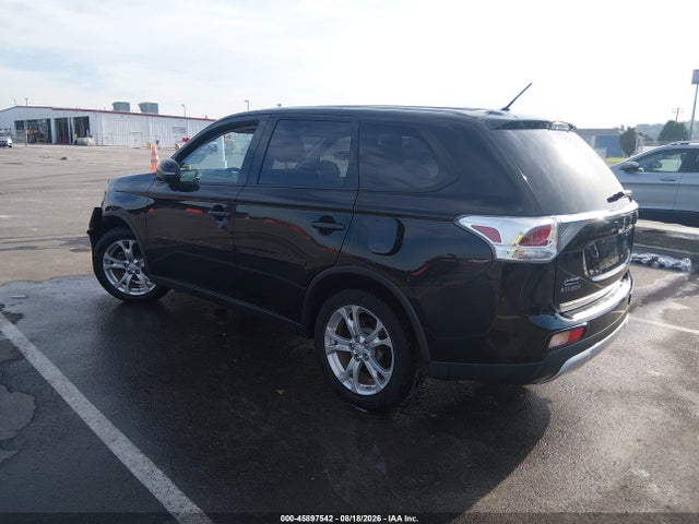 2015 Mitsubishi Outlander Se მანქანა იყიდება აუქციონზე, vin: JA4AD3A35FZ000495, აუქციონის ნომერი: 45897542