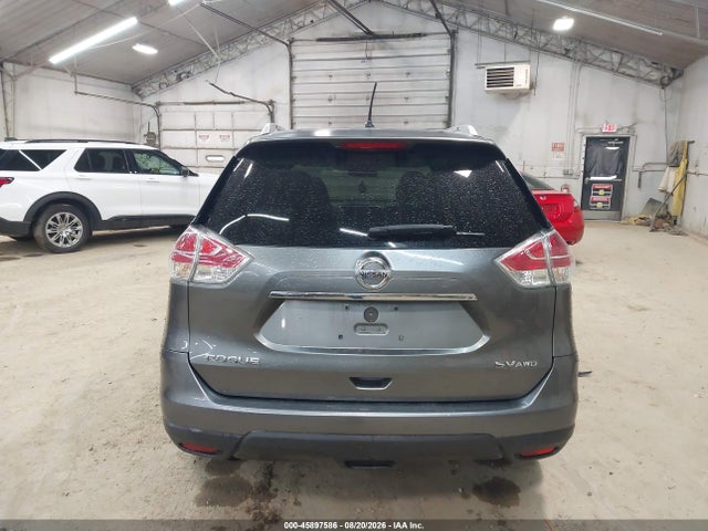 2015 Nissan Rogue Sv მანქანა იყიდება აუქციონზე, vin: KNMAT2MV5FP555118, აუქციონის ნომერი: 45897586