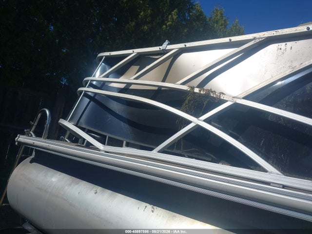 2020 Sylvan Pontoon მანქანა იყიდება აუქციონზე, vin: SYL71495A020, აუქციონის ნომერი: 45897598