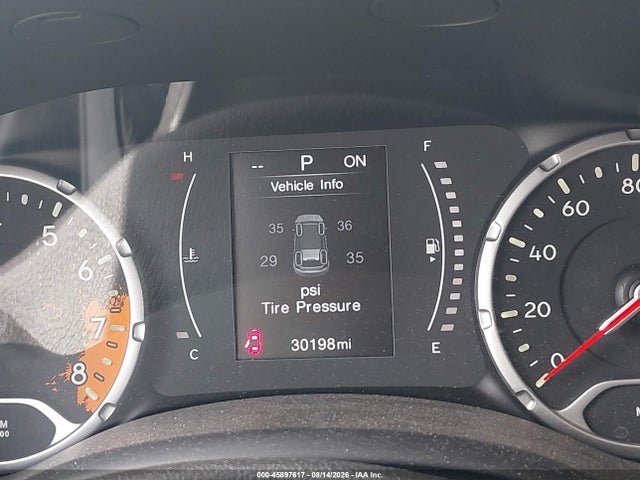 ZACCJABT7FPB87084 Jeep Renegade Latitude