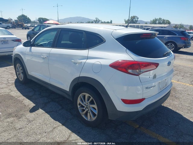Hyundai TUCSON SE 2018 KM8J23A42JU710461 Image 3