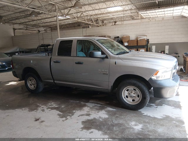 1C6RR6FG7KS643738 RAM 1500 Classic Tradesman 4x2 6&#039;4 Box