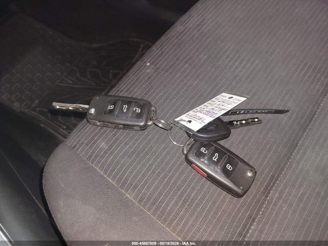 Продажа на аукционе авто 2015 Volkswagen Tiguan S, vin: WVGBV7AX2FW575121, номер лота: 45897809