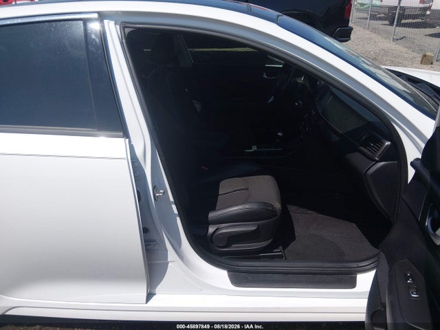 45897849 :رقم المزاد ، 5XXGT4L37JG240696 vin ، 2018 Kia Optima S مزاد بيع