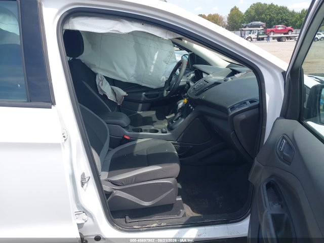 45897902 :رقم المزاد ، 1FMCU0F77EUE57101 vin ، 2014 Ford Escape S مزاد بيع