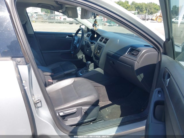 2014 Volkswagen Jetta 1.8t Se მანქანა იყიდება აუქციონზე, vin: 3VWD17AJXEM243735, აუქციონის ნომერი: 45897927