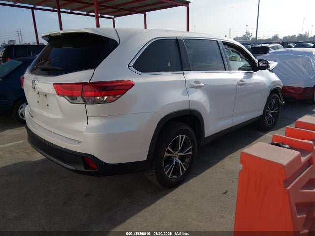 Toyota Highlander Le 2019 5TDZARFH7KS050447 Image 4