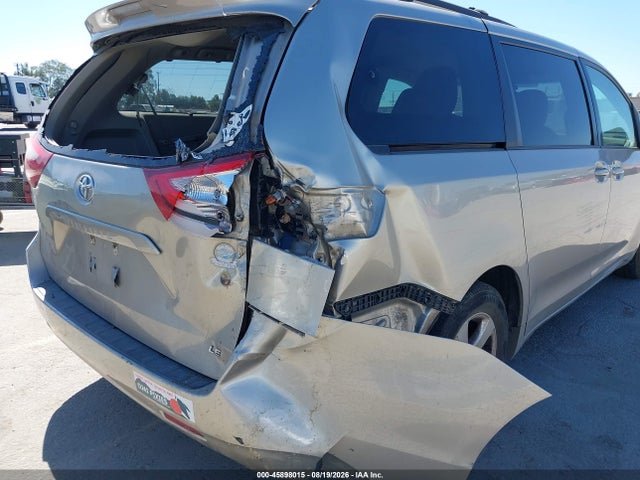 5TDKZ3DCXHS778111 Toyota Sienna Le 8 Passenger