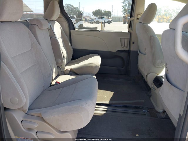 5TDKZ3DCXHS778111 Toyota Sienna Le 8 Passenger