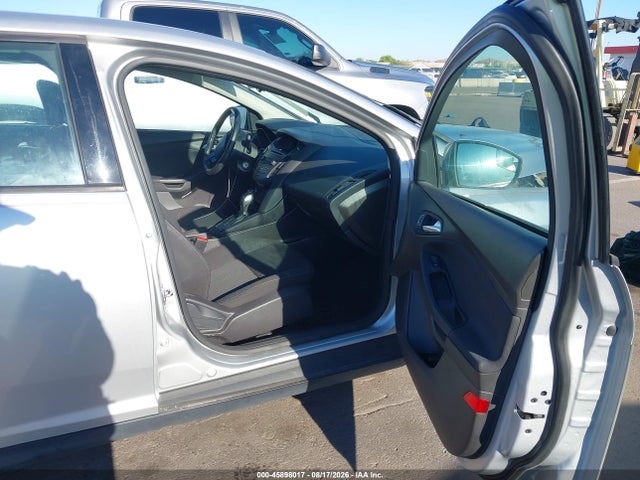 Ford FOCUS SE 2016 1FADP3F23GL250631 Image 5