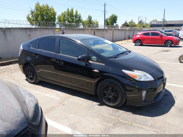 Toyota Prius Two 2015 JTDKN3DU2F0454414 Image 13
