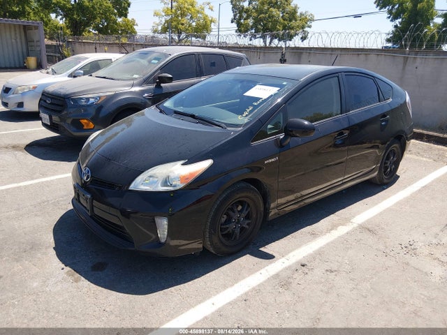 Toyota Prius Two 2015 JTDKN3DU2F0454414 Image 2