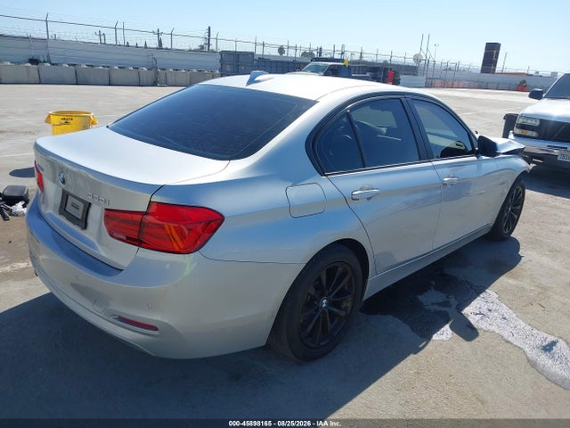 Продаж на аукціоні авто 2017 Bmw 320i Xdrive, vin: WBA8E5G50HNU41576, номер лоту: 45898165