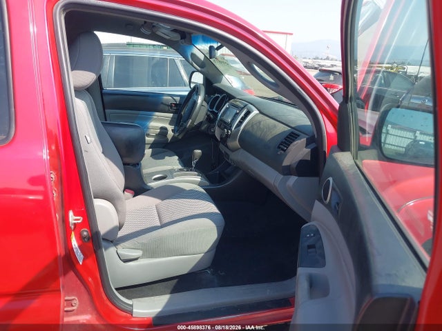 2015 Toyota Tacoma Base V6 მანქანა იყიდება აუქციონზე, vin: 3TMMU4FN7FM073646, აუქციონის ნომერი: 45898376