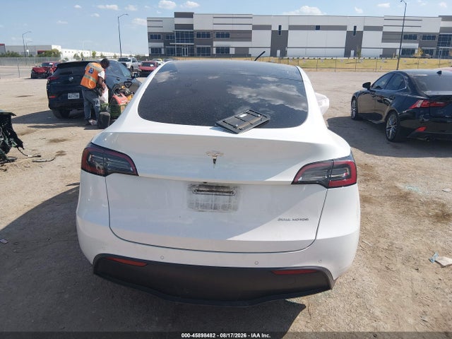 Продаж на аукціоні авто 2022 Tesla Model Y Long Range Dual Motor All-wheel Drive, vin: 7SAYGDEE3NF365147, номер лоту: 45898482