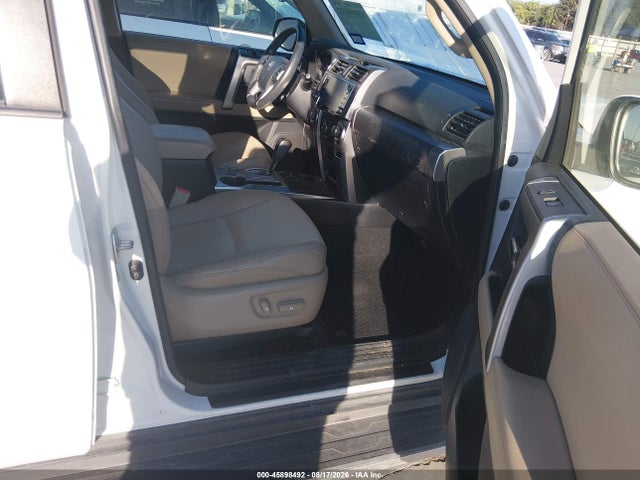 45898492 :رقم المزاد ، JTEFU5JR8N5270575 vin ، 2022 Toyota 4runner Sr5 Premium مزاد بيع