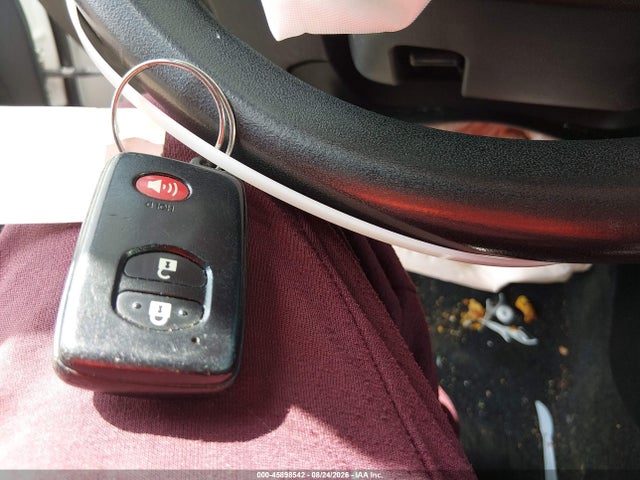 Toyota Prius V Three 2015 JTDZN3EU8FJ027617 Image 11