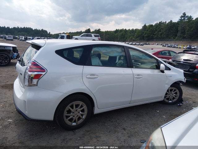 Toyota Prius V Three 2015 JTDZN3EU8FJ027617 Image 14