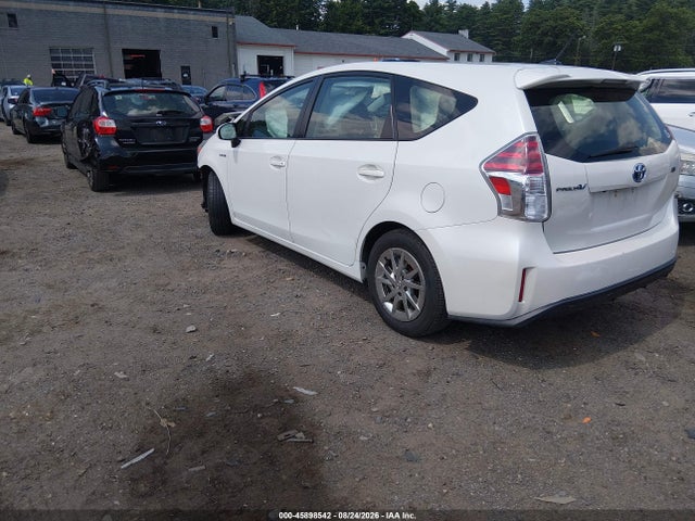 Toyota Prius V Three 2015 JTDZN3EU8FJ027617 Image 3