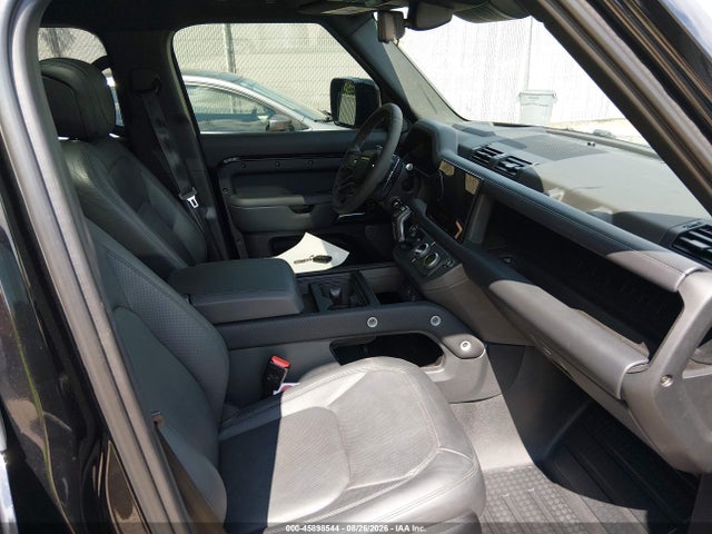 Продажа на аукционе авто 2024 Land Rover Defender 110 P525 V8, vin: SALEBEEE3R2245645, номер лота: 45898544