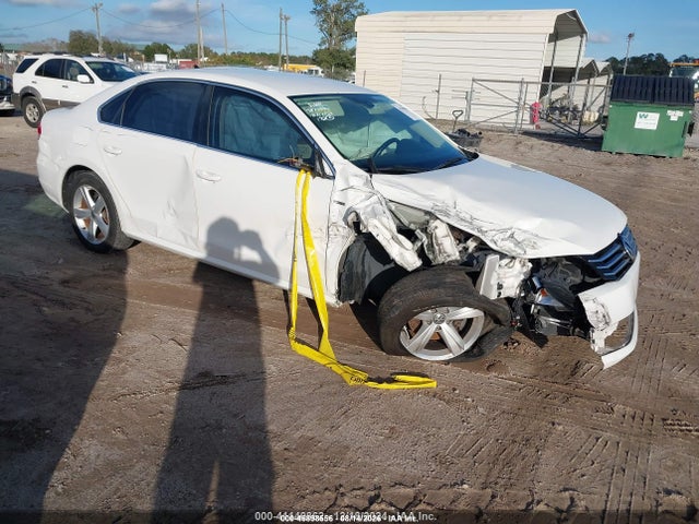 Продажа на аукционе авто 2015 Volkswagen Passat 1.8t Limited Edition, vin: 1VWAS7A3XFC097101, номер лота: 45898556